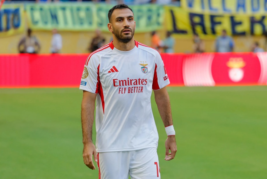 Cầu Thủ Ghi Bàn Hàng