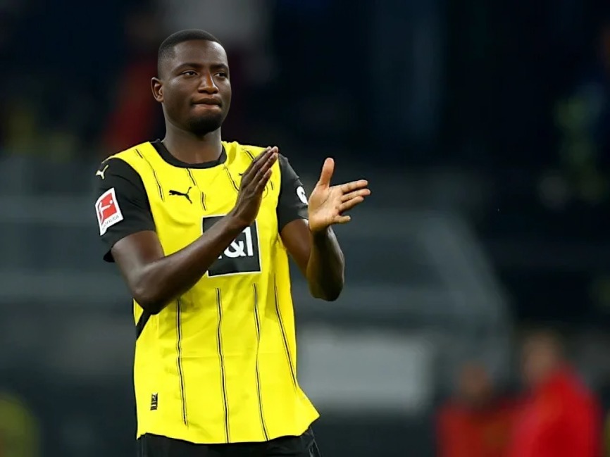 Cầu Thủ Ghi Bàn Hàng